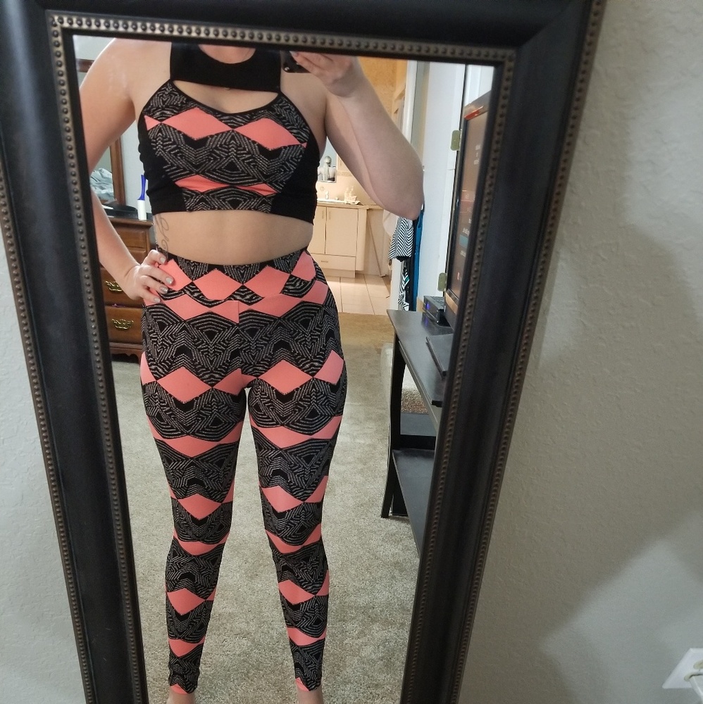 Crop top and pants outfit